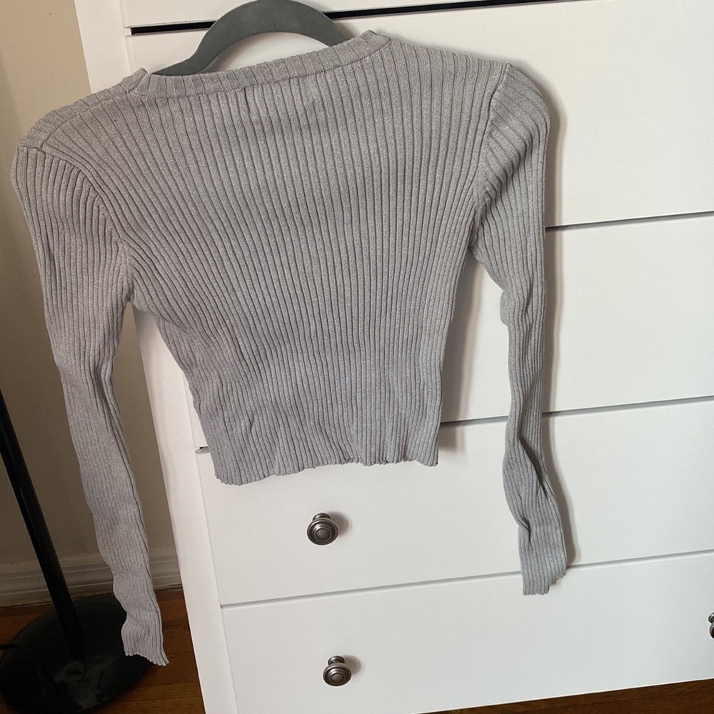 LF SEEK the label, cropped sweater, long sleeve, grey silver, size M - Picture 3 of 5